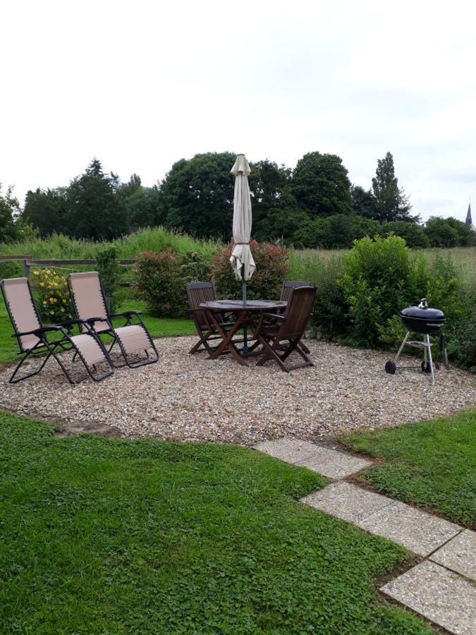 Laroulottedubec Vila Malleville-sur-le-Bec Exterior foto